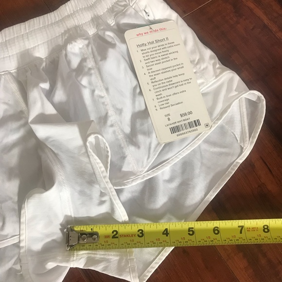 LULULEMON Hotty Hot Shorts 2.5 - Picture 5 of 6